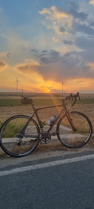 Bicicleta cursiera trek madone