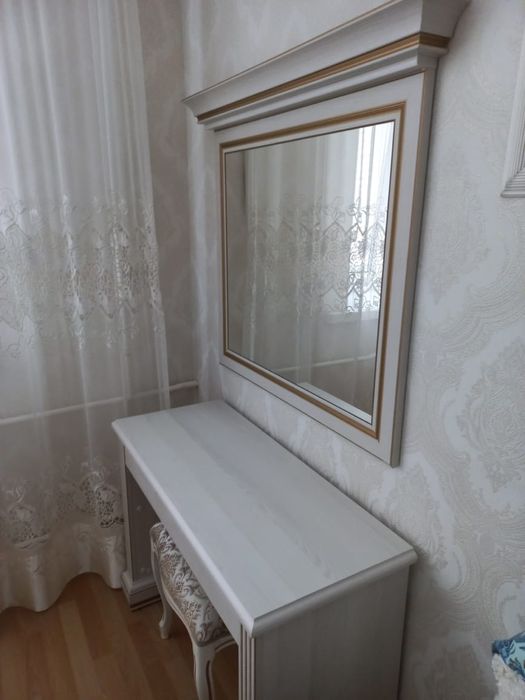 Туалетный столик белый