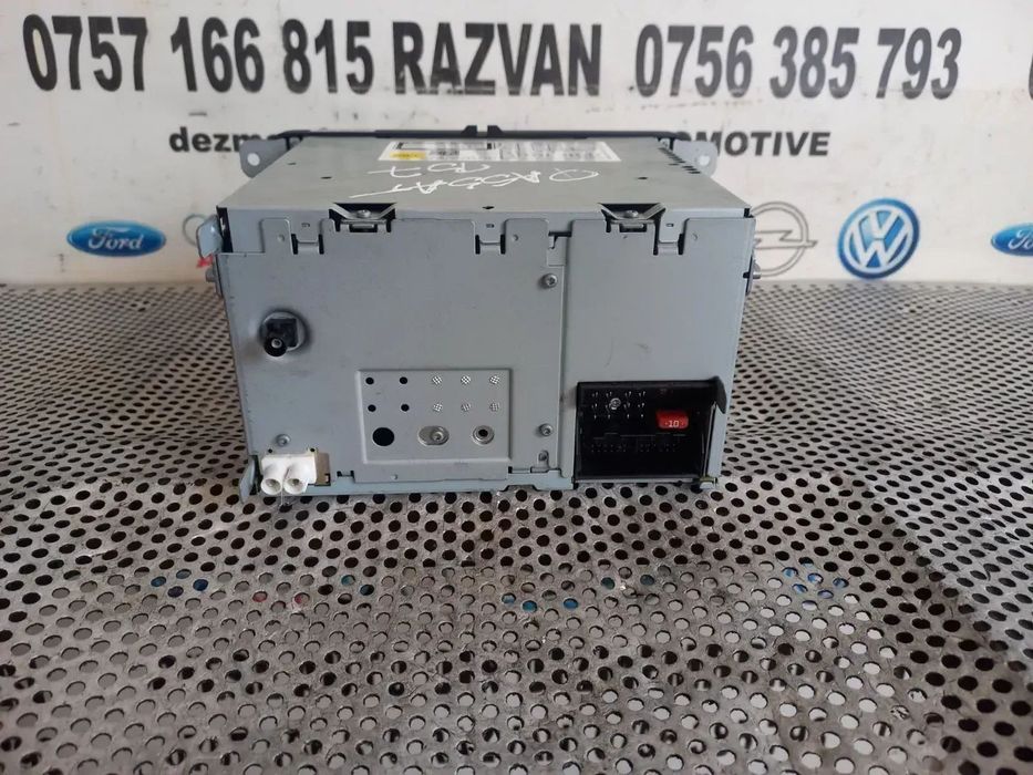 Radio Cd Vw Passat Touran Jetta Caddy Golf 6 Vl An 2011-2012-2013-2014-2015 - Dezmembrari Arad