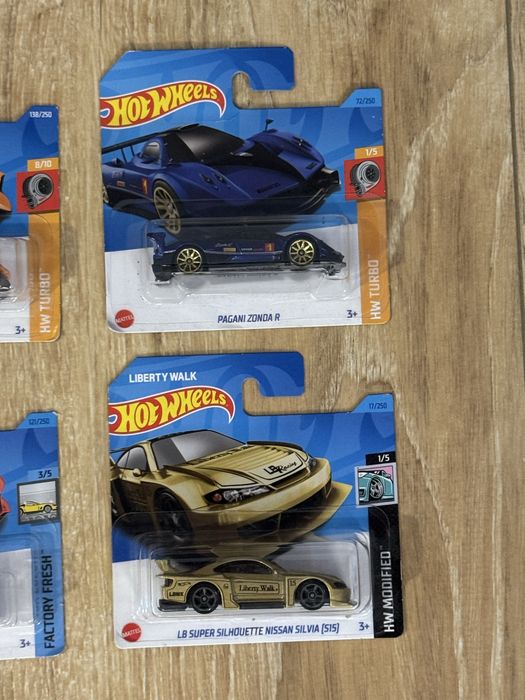 Hot Wheels: LOT Mainline si LOT Premium si M2 Coca-Cola