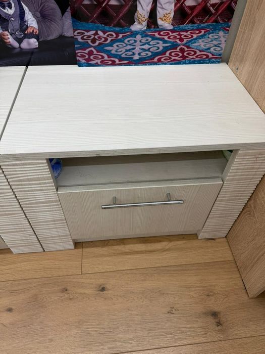 Детский  кровать с тумбочкой