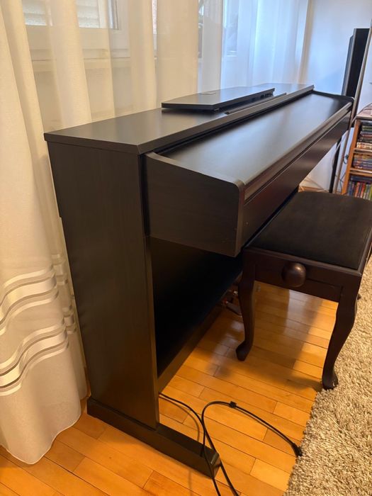 Pian Yamaha Clavinova CLP 320 si Scaun