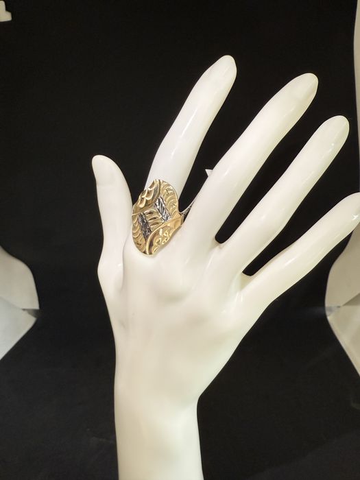 Нов Златен пръстен 2.46гр 14К