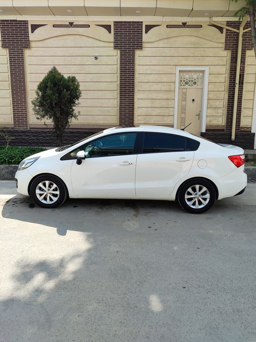 Kia Rio mashinasi