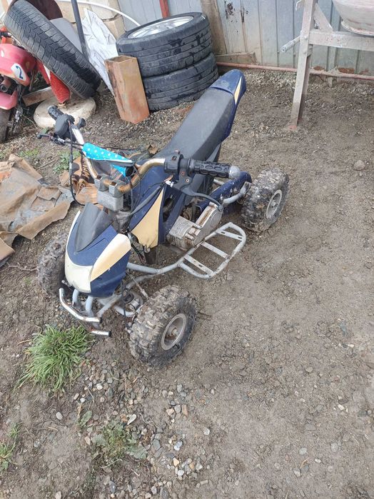 De vânzare Motor și Quad amândouă de 50 cm!