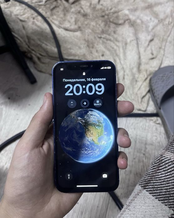 Продам Айфон 12 64gb