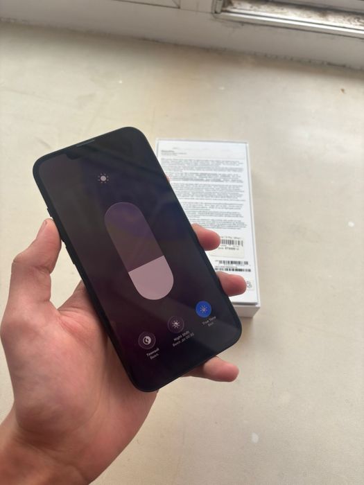 Продам  айфон 13