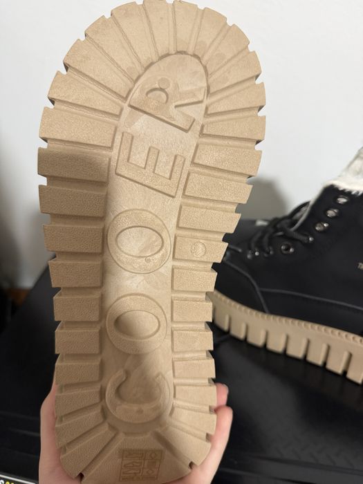 Продам демисезонные ботинки женские