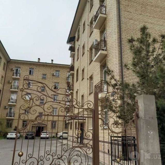 Караташ Дружба Голден Хаус 2/5/5 Кирпичь Без лифта
