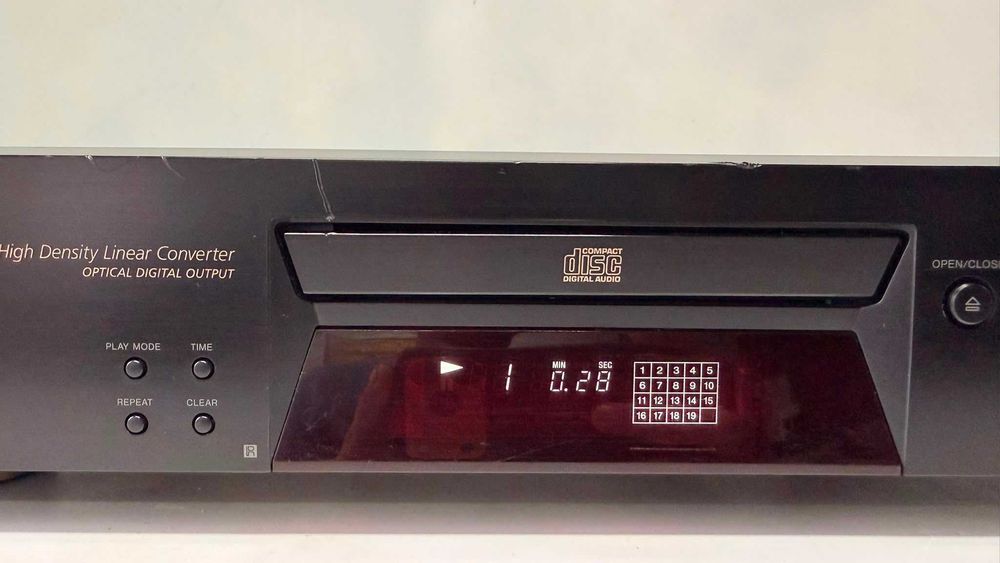 CD Player Sony CDP-XE370 Iesire Optica