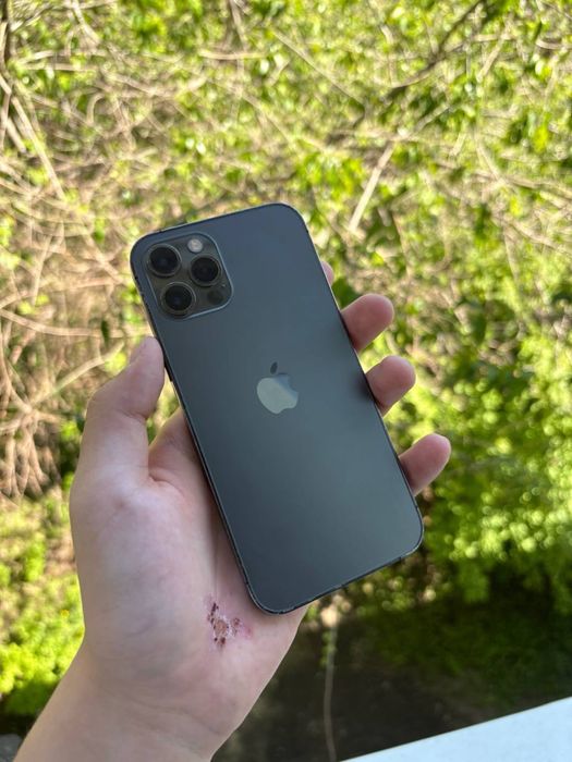Продам айфон 12pro