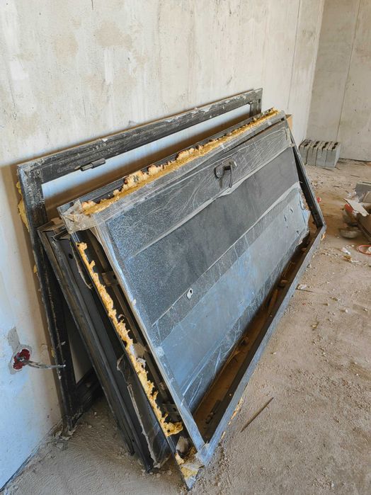 Дверь входная б/у