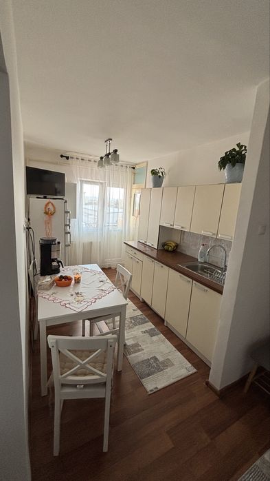 Vand apartament 2 camere - 0744645334
