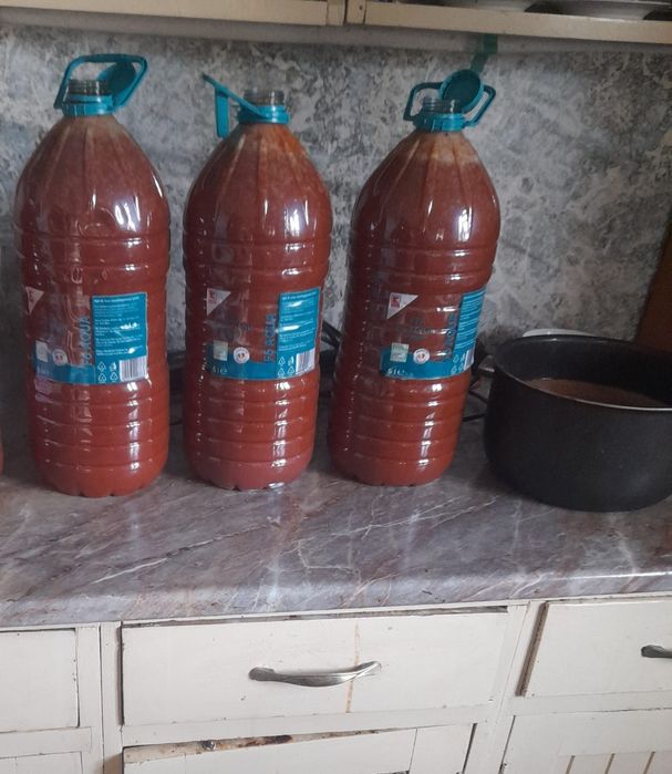 De vanzare, pasta de macese