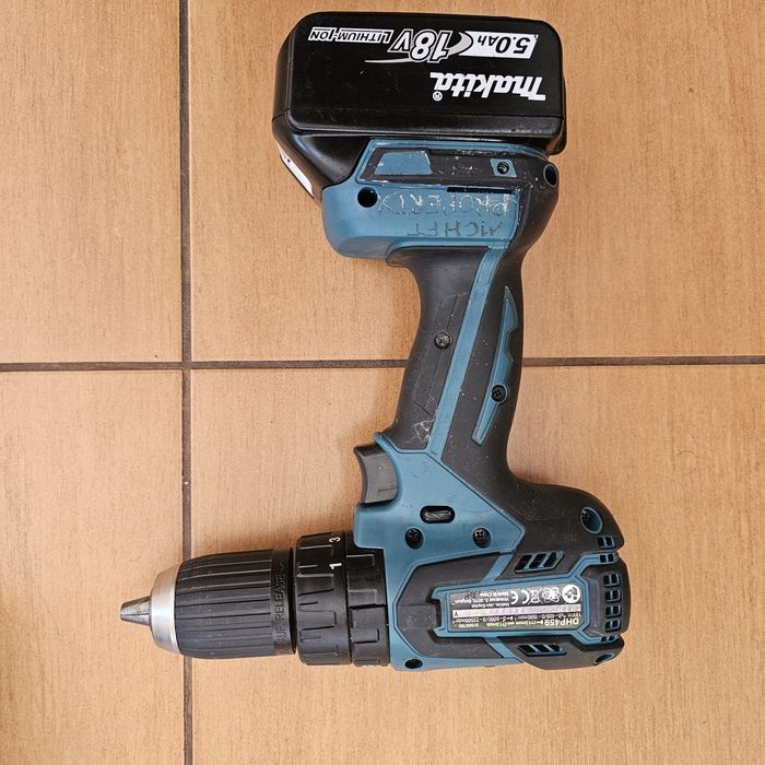 Mașină gaurit/însurubat professionala cu percutie Makita DHP 459
