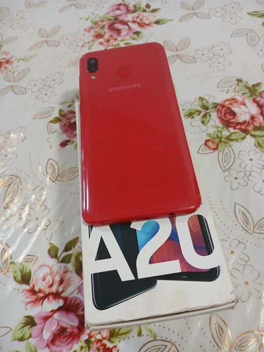 Samsung A20 ruyxatan utgan