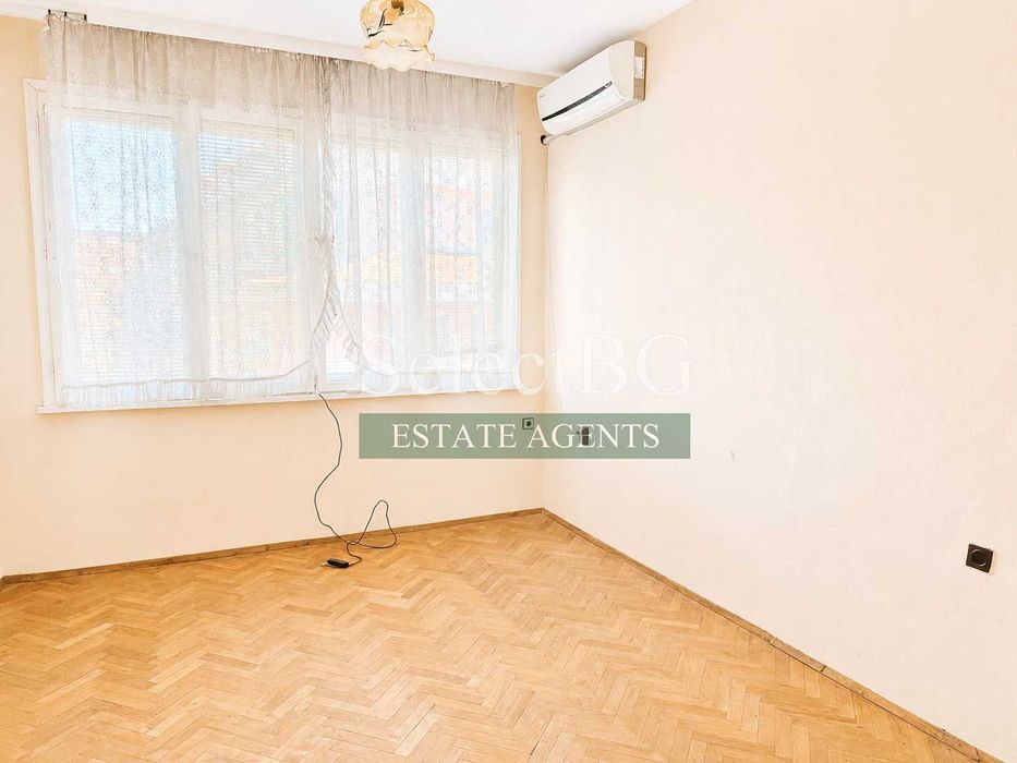 Продава се Тристаен апартамент в Велико Търново, Център - 135 кв.м за 476 €/кв.м - Снимка #8
