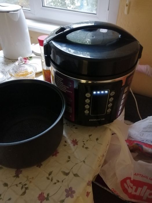 Продам б/у мультиварку.