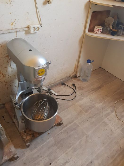 Tort va perojni pishirish uskunalari