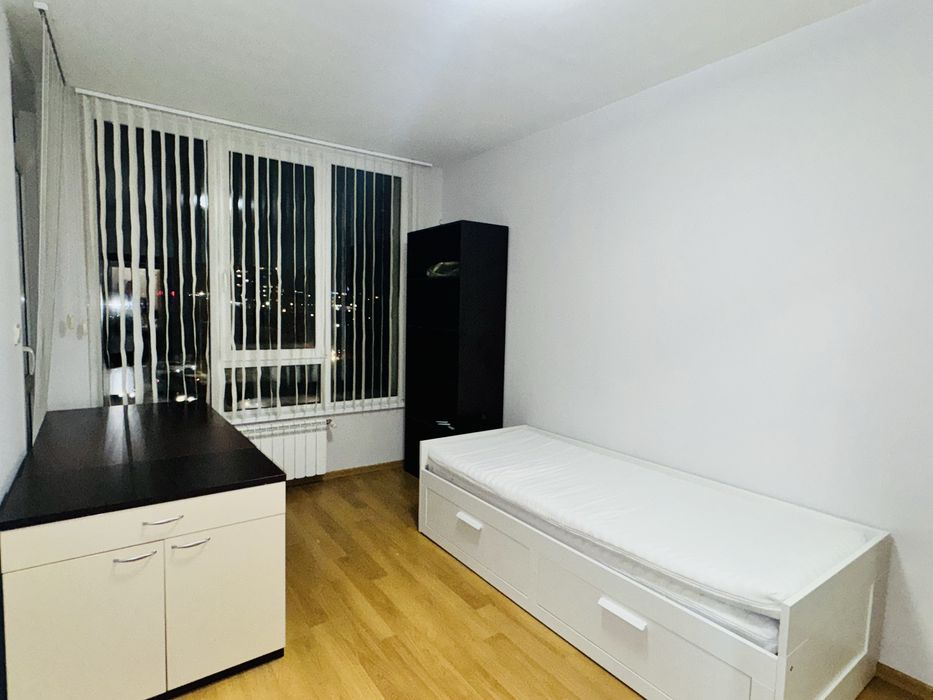 Тристаен под наем Младост 4