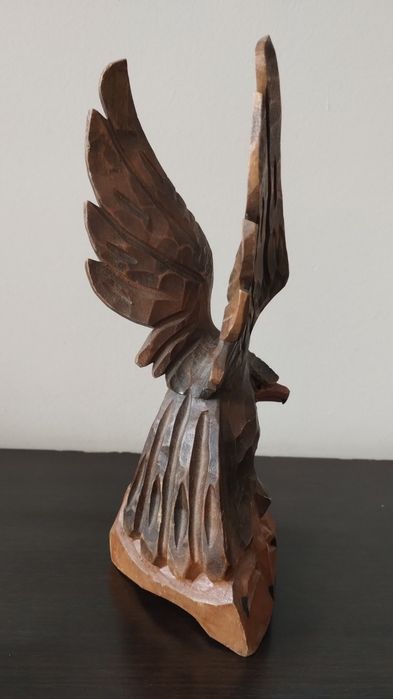 Много красива и реалистична дървена фигурка на орел. Винтидж.