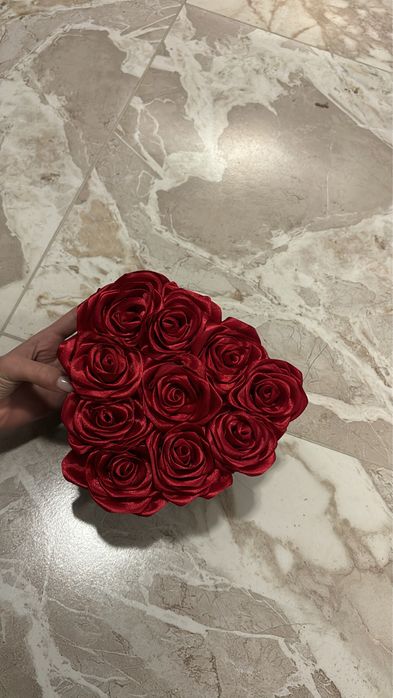 Букет от сатенени рози