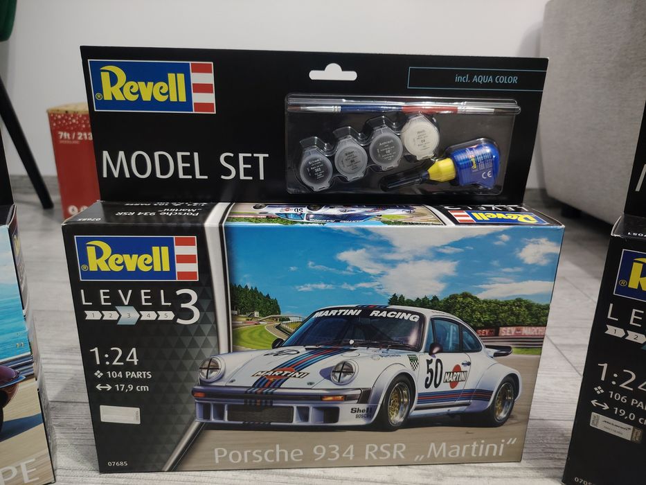 Machete Revell, mașinuțe Jaguar, Porsche, McLaren