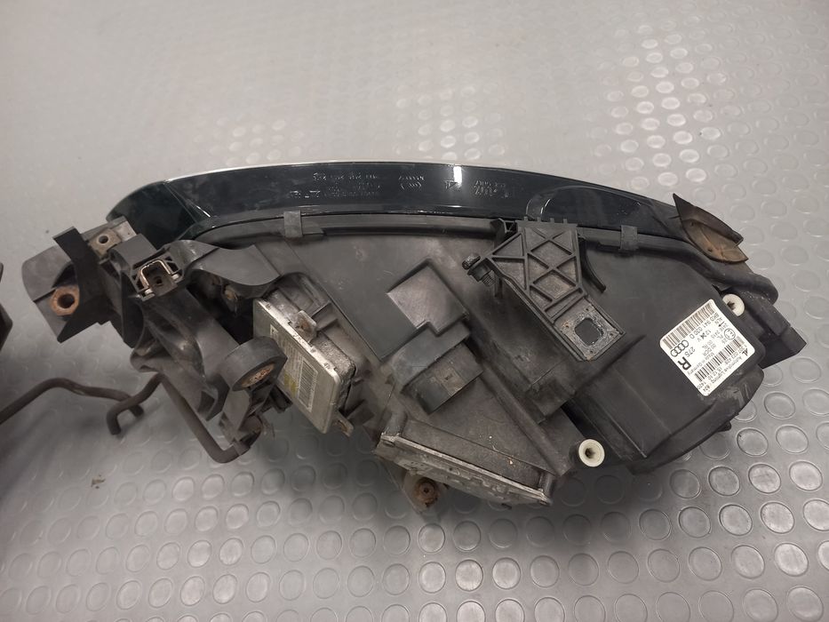 Фарове Audi A4 B8