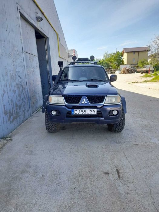 MITSUBISHI Pajero