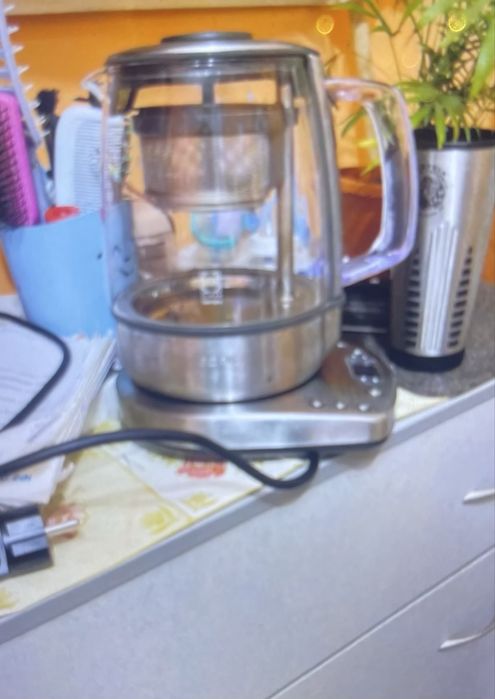 Продам Электрочайник Bork К 810