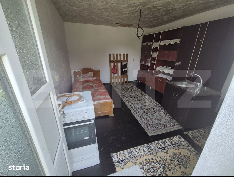 Casa de vanzare, 242 mp, zona Iezureni