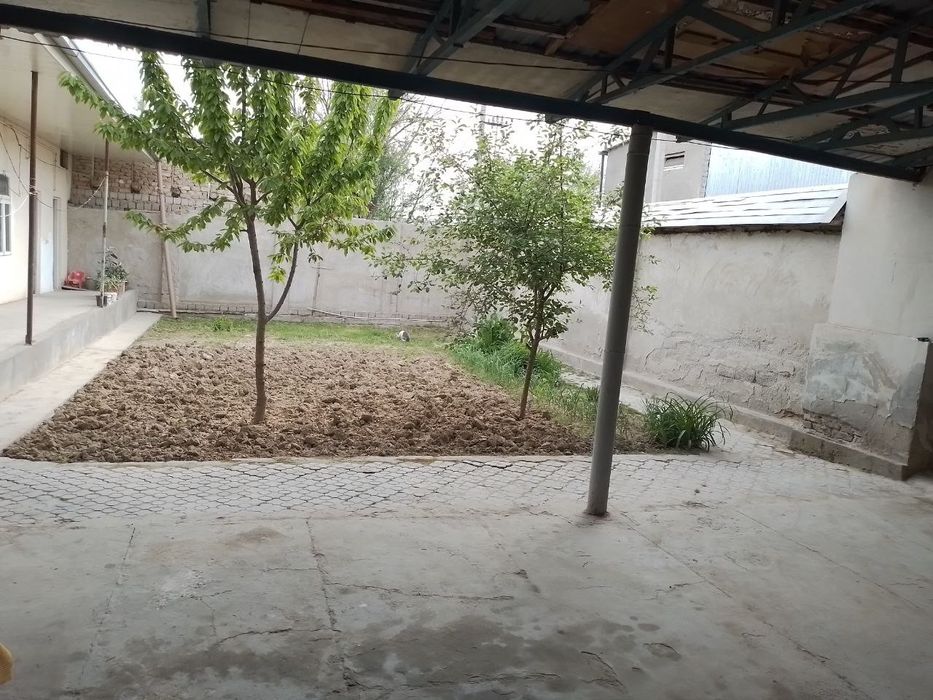 Sirochna sotiladi Eshonguzar o'ra tepa maxallada