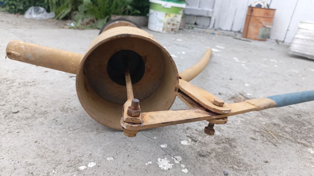 Продам ручной насос водяной