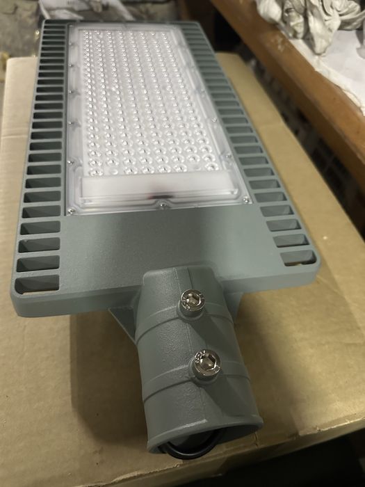 Продам светильники уличные прожекторы