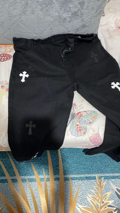 Джинсы новые с крестами