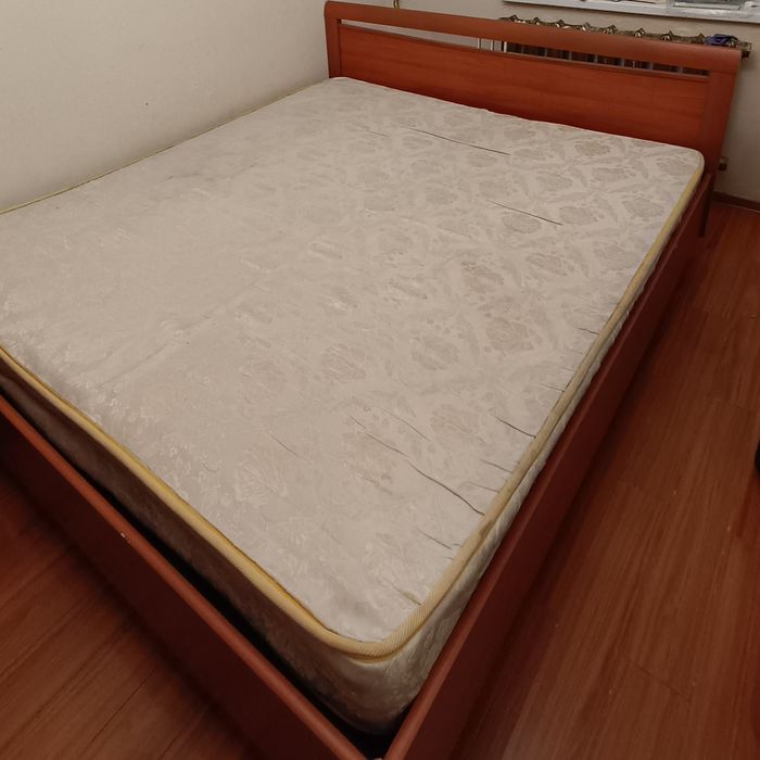 Спальный гарнитур