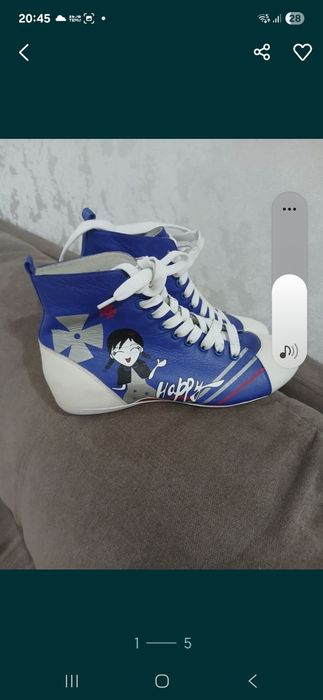 Продам кроссовки на девочек