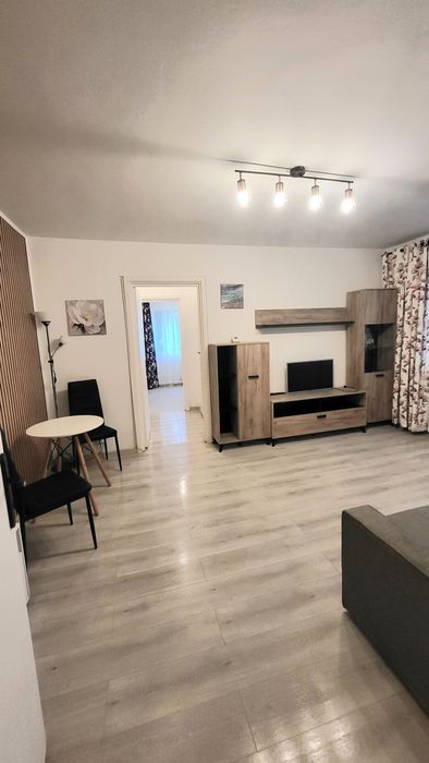 2 camere piața Astra, Renovat