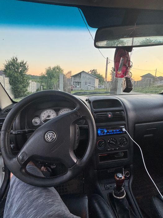 Vând Opel bertone 1.8 benzină