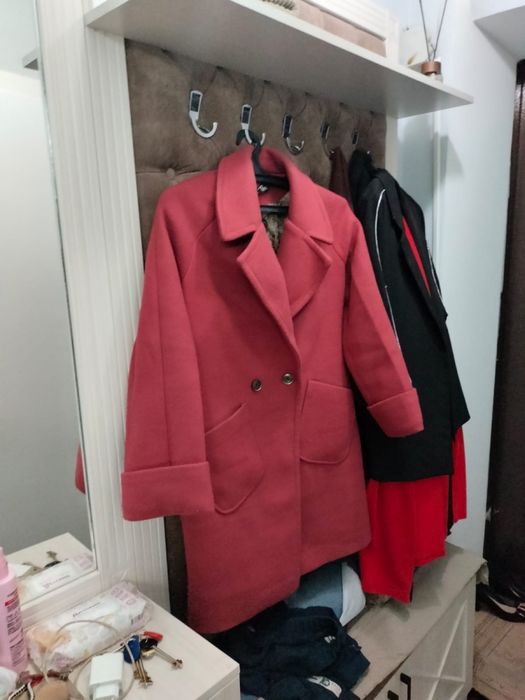 Продам зимние курки и пальто