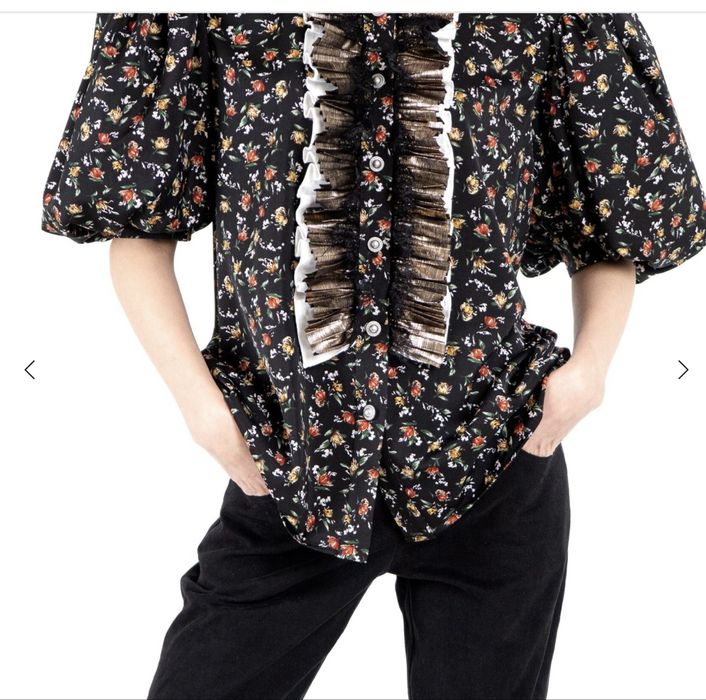 Блузка от бренда Kirpi