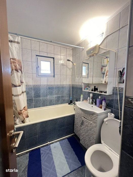 Apartament 5 camere, 2 bai, centrala proprie, cartier Obcini