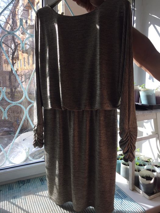 Платье новое, прямое, до колен