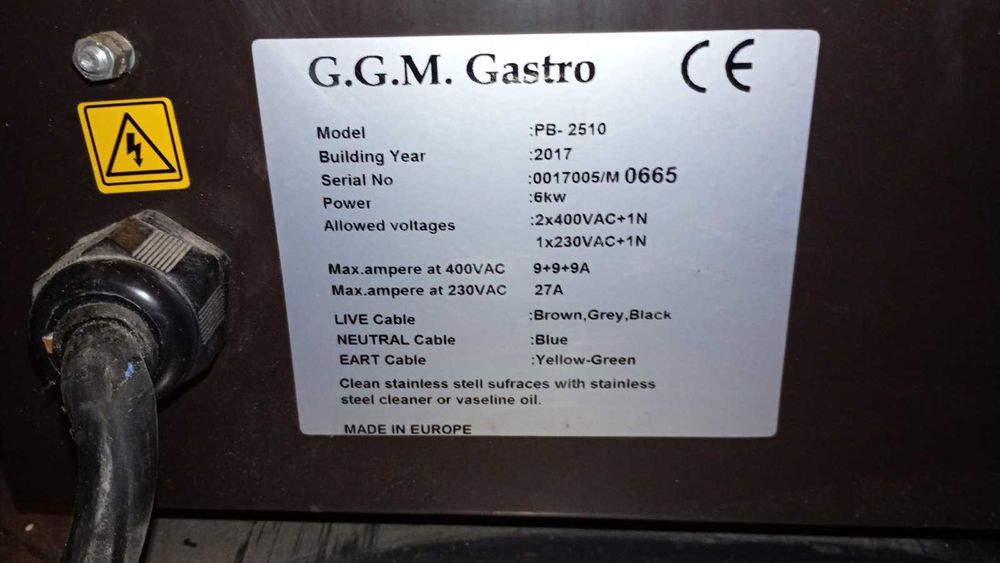Професионална електрическа фурна за пица GASTRO за 2 х 4 пици от Ф25см