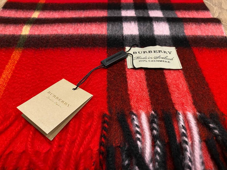 ОРИГИНАЛЕН BURBERRY Parade Red Check, кашмирен шал