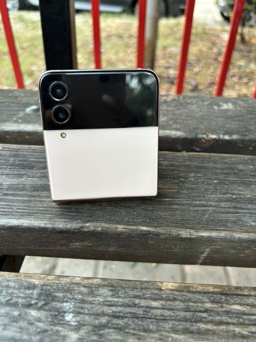 Samsung galaxy z flip 4 , 512 GB