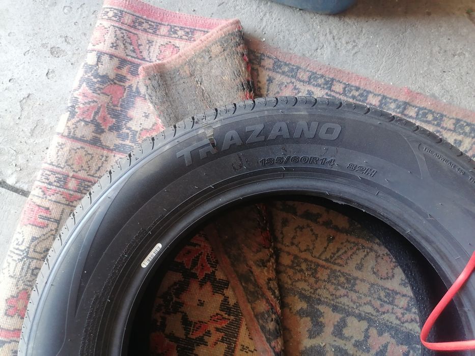 комплект новых шин