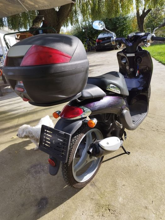 Vând  scuter Yamaha WHY