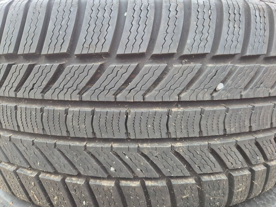 2 Anvelope de IARNA - 245/45/19 - Continental Aproape NOI DOT 2021 !