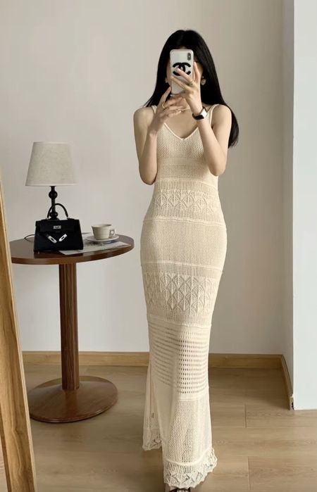 Вязаное платье белого цвета